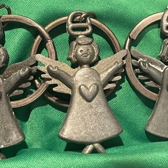 Lot of 3 Angel Key Chains Grey Metal with Grey Hearts Vintage - Picture 3 of 5
